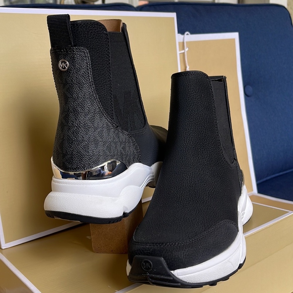Michael Kors Katrina Bootie Tumbled Leather 49R2KAFE5L Black - Picture 9 of 16